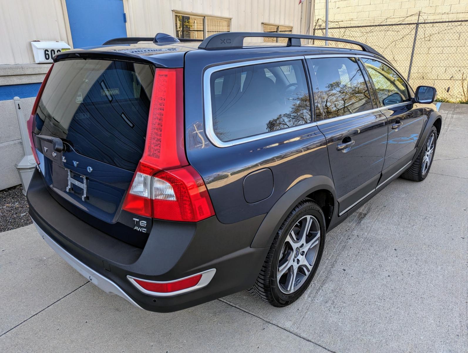 2012 Blue Metallic /Black Leather Volvo XC70 (YV4902BZ0C1) with an 3.0L I6 F DOHC 24V engine, Automatic transmission, located at 603 Amelia Street, Plymouth, MI, 48170, (734) 459-5520, 42.378841, -83.464546 - Vehicles shown by appointment - Please call ahead - 734-459-5520, text 734-658-4573 or contact us via our web site at: http://www.selectmotors.com for complete Inventory, Photos, Videos and FREE Carfax Reports. 2012 Volvo XC70 T6 AWD, Platinum Package, Cypress Blue Metallic with black leather i - Photo #13